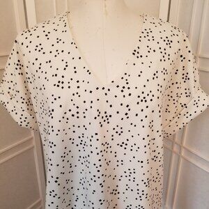 White With Geometric  Shapes Melloday Blouse